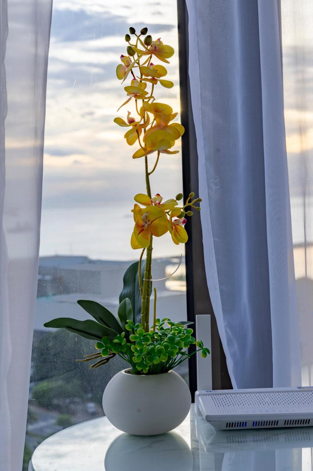 Aparthotel The Radiance Manila Bay à Pasay Extérieur photo